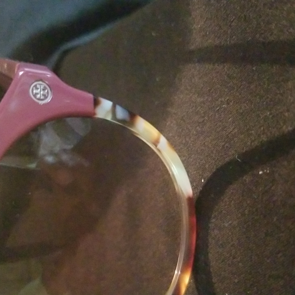 Tory Burch sunglasses with protective case and bag - Picture 14 of 14